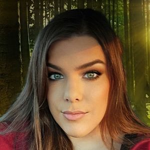 Meet your Posher, Leigh